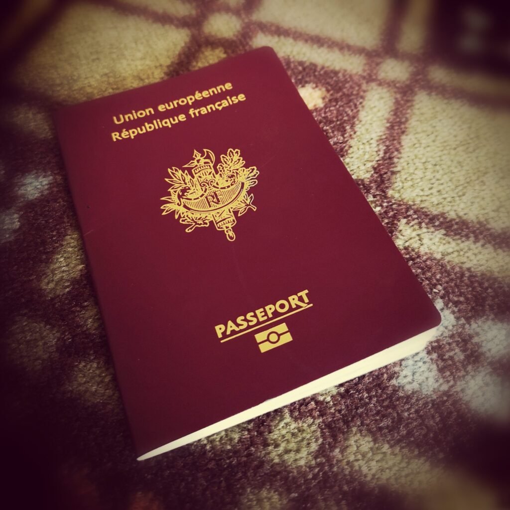 Passeport français à vendre
