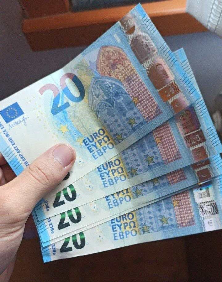 comprar euros falsos en españa